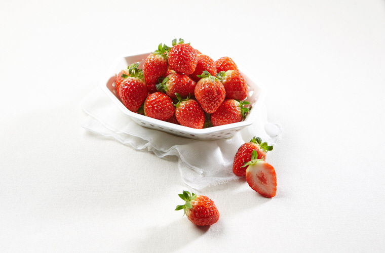 [2월 식재료] 황후의 과일 '딸기', 혈관 건강과 피로 회복에 좋아