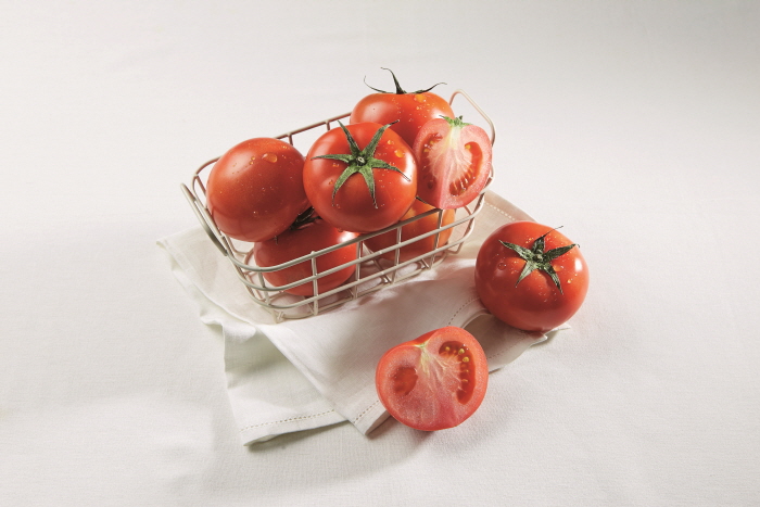 [5월 식재료] 미국 타임지가 선정한 건강에 좋은 10대 식품 '토마토'