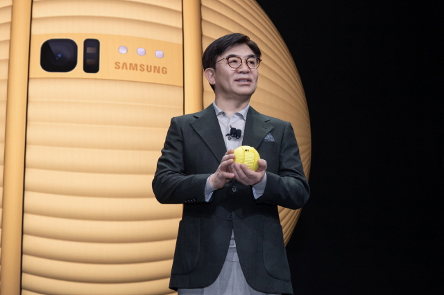 삼성이 그리는 로봇은&hellip;개인 맞춤형 케어 '볼리' 최초 공개