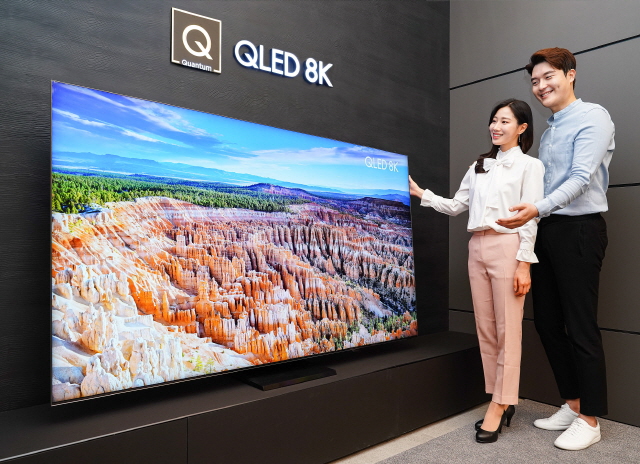 "8K 걸작, 지구상 최고의 TV"&hellip;삼성 QLED 8K, 유럽서 호평