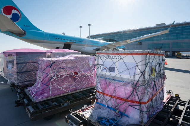 대한항공, 코로나 백신 원료 800kg 유럽으로 수송