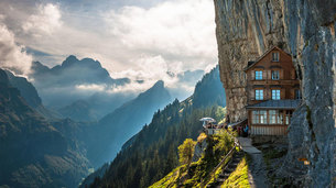 아슬아슬 절벽에 위치한 스위스 '에스처 클리프(ascher cliff hotel)'