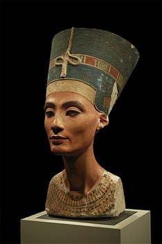 2003년 6월 8일, 고대 이집트 네페르티티 왕비 미라 발견
