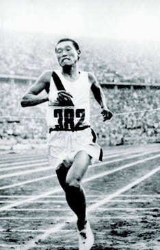 1936년 8월 9일, 손기정 베를린올림픽서 마라톤 우승