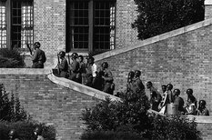 1957년 9월 23일, 美 흑인 학생들 최초 백인 학교 등교