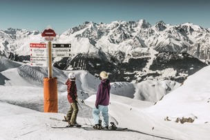 스위스 여행, 알프스 설원에서 스키와 스파를 동시에 즐긴다.