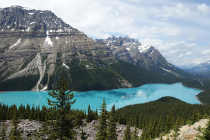 신비로운 색의 호수, 액티비티, 온천&hellip;겨울 캐나다의 매력에 빠져볼까