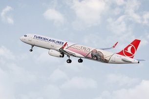 '트로이 목마' 이미지 랩핑한 터키항공 비행기