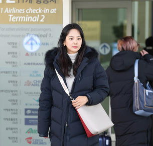 윤승아, 러블리한 겨울 공항패션의 정석
