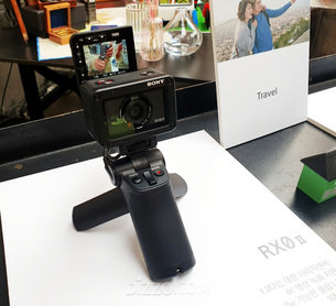 소니, 4K 동영상 및 180 플립 LCD 탑재한 유튜버용 카메라 'RX0 II' 출시