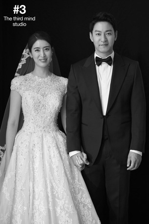주진모, 결혼 웨딩화보 공개&hellip; '똑 닮은 천생연분 비주얼'