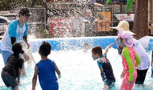 [주말 나들이] 물놀이장, 영화제, 콘서트 등 무료로 즐길 수 있는 서울광장 '빗물축제'