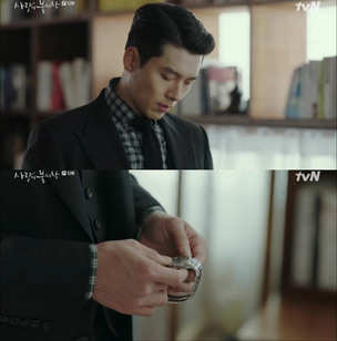 TV 속 그 제품 어디 것? tvN 드라마 '사랑의 불시착'에서 현빈의 블랙 수트에 세련미 더한 시계