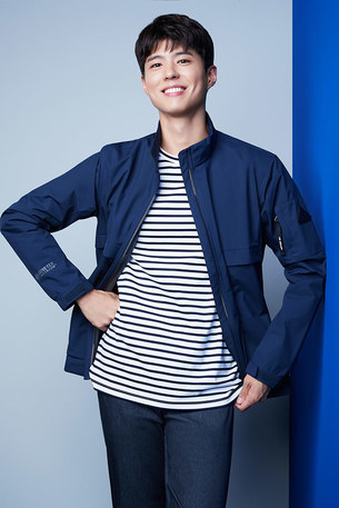 박보검, 쌀쌀한 간절기 시즌 폭넓게 활용 가능한 재킷 선보여