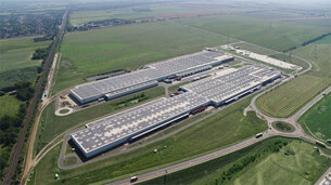 아우디, 헝가리 공장 탄소 중립화 달성&hellip; 유럽 최대 태양광 지붕 설치