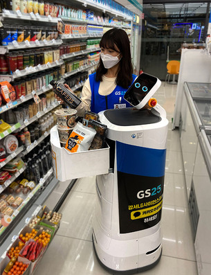 LG전자, GS리테일과 AI 로봇 배달서비스 론칭