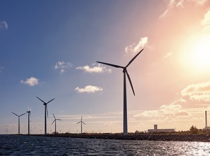 영국, 사상 최초 '풍력'으로 하루 전력 절반 이상 생산