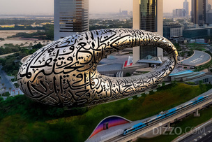 두바이의 새로운 랜드마크&hellip;'세계에서 가장 아름다운 건물'로 불리는 미래박물관 개관