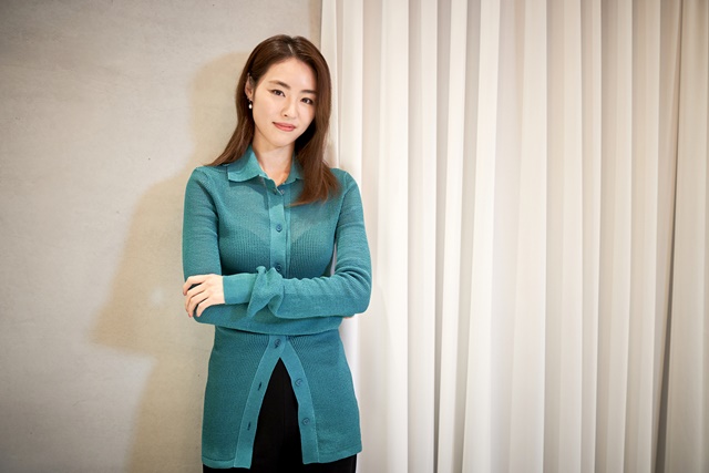 영화 '새해전야'에서 진아 역을 맡아 열연한 배우 이연희 / 사진 : 에이스메이커무비웍스 제공