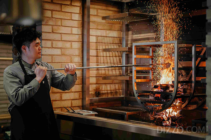 더 플라잉 호그 우드 파이어 그릴 레스토랑(사진제공=JW 메리어트 제주)