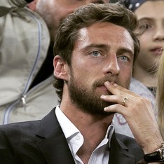 화보로 만나는 '미남 축구스타' 클라우디오 마르키시오