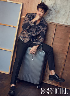 '심쿵' 완벽 수트핏 자랑하는 윤계상 패션 화보 