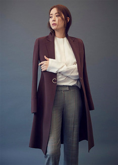 송윤아의 가을 패션 제안 ‘버건디+클래식+페미닌’