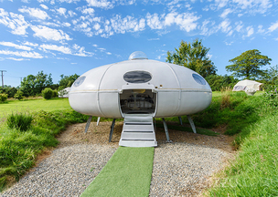 이런 숙소가 다 있어? 우주선, 비행선, UFO 등 달과 관련한 전세계 이색 숙소 5곳