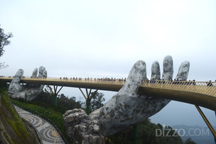 패키지 여행으로 가장 인기 있었던 해외 여행지 1위는?