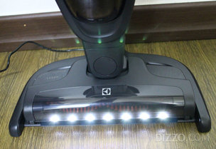 [리뷰] 심플한 디자인에 강력한 흡입력과 무게감까지 충족시킨 &#39;일렉트로룩스 퓨어 Q9 무선청소기&#39;