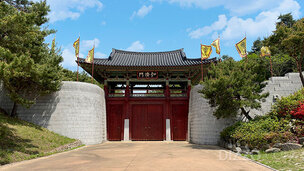 역사 체험하고, 아울렛 가서 쇼핑할까…백제문화단지, 6일 &#39;홍제문&#39; 개방 프로모션 진행