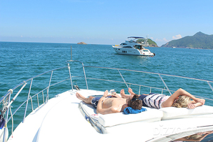 서핑, 일출 트래킹, 폭포 하이킹 등 홍콩의 자연을 만끽할 수 있는 여름 아웃도어