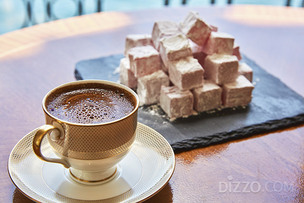 세심한 브루잉 기술, 섬세한 그라인딩으로 진한 풍미를 자랑하는 &#39;튀르키예식 커피&#39;
