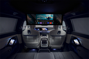 BMW 뉴 7시리즈, 디지털 경험의 신세계&hellip; "뒷좌석서 다양한 OTT 콘텐츠 즐긴다"