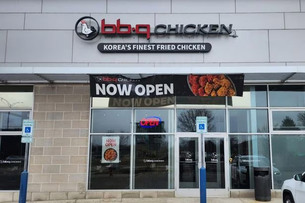BBQ, 美 24개주 치킨 매장 250여개 열어…윤홍근 회장 “미국 전역에 사업 확장 목표”