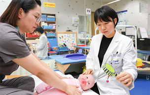 '기운 목' 의심되는 아기, 재활 치료 전 정확한 진단 필수