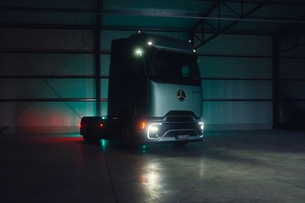 "프리미엄 트랙터 시장 선도"… 다임러 트럭 코리아, 하반기 출시 앞둔 &#39;뉴 악트로스 L 프로캐빈&#39; 안전 사양 공개