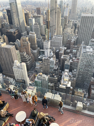 매그놀리아 바나나푸딩부터 900피트 상공 스릴까지… 뉴욕 맨해튼 록펠러센터 명소 방문기