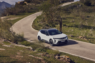 르노코리아, 8월 국내 출시 앞둔 &#39;세닉 E-테크&#39; 웨이팅 프로그램 실시