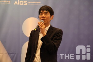 [AI대학원 심포지엄] 이세돌 “AI, 고정관념 없어 더 창의적”