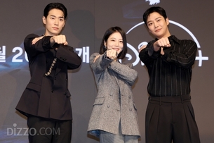 [종합] 청춘 에너지로 뭉친 로운·신예은·박서함, 디즈니+ 韓 사극 첫 타자 &#39;탁류&#39; 출격