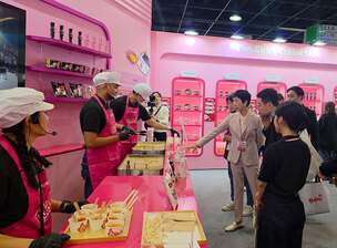 삼양식품, 유럽 시장 확대 박차… 김정수 부회장 ‘아누가 2025’ 현장 방문