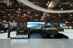 기아, ADEX 2025서 타스만 군용 지휘차 첫 공개