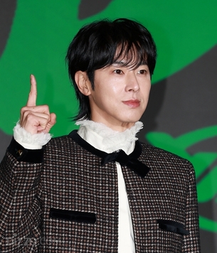 [종합] &#39;I-KNOW&#39;에 집약한 유노윤호의 네 번째 레슨…"&#39;페이크앤다큐&#39; 비교해 듣기"