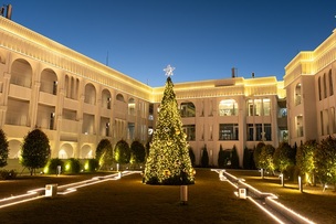 금빛 겨울 호캉스 어때요? 더 시에나 '빛의 크리스마스' 시작되다