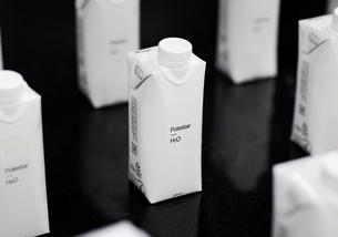 폴스타코리아, 스웨덴 테트라팩과 지속 가능한 &#39;종이팩 생수&#39; 제작