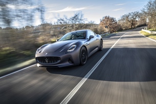 배우 이정재·김지훈, 마세라티 車 탄다… 드라마 &#39;얄미운 사랑&#39;에 4종 지원