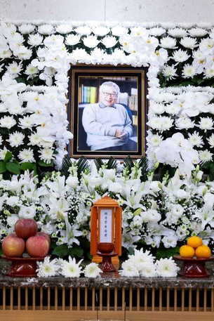 故 이순재, 금관문화훈장 추서…KBS→김혜수·정보석·엄정화·태연 등 추모 물결