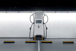 현대차그룹, 200kW 양팔형 E-pit 충전기 'EV-Q' 인증 최초 획득