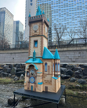 청계천에서 만나는 프라하 랜드마크&hellip; 체코관광청&middot;프라하시 관광청, 2025 서울빛초롱축제 참가